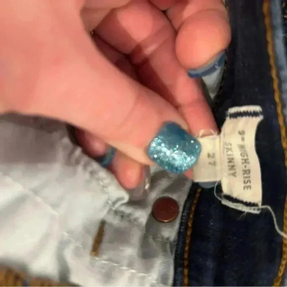 Madewell High Rise Skinny Jeans. Size 27. Style # F8990. - Picture 7 of 10